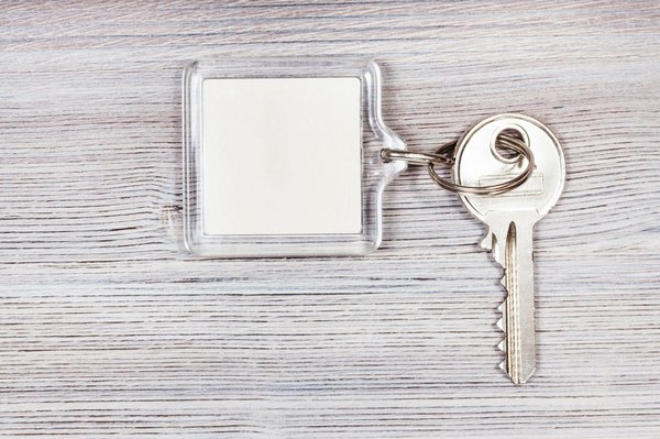 Optimiser votre marketing avec les porte-clés remove before flight